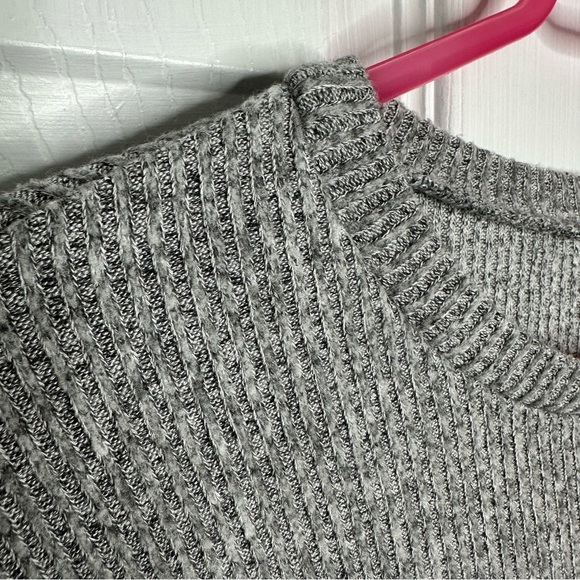 Tie-Knot Shirt Long Sleeved Ribbed Grey Size Medium - Picture 4 of 16